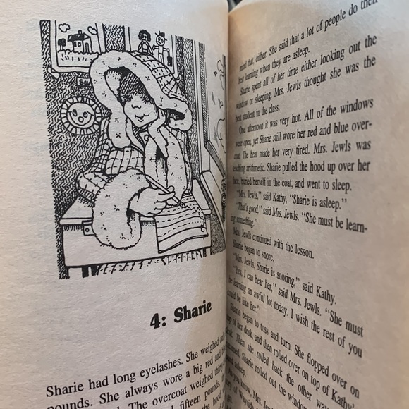 School theme 3 chapter books about school - Picture 8 of 8